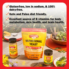 Cargar imagen en el visor de la galería, Bragg Levadura Nutricional en Copos 340g | Vegano Sin Gluten | Proteína + Vitaminas B | Sustituto Queso Parmesano
