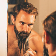 Cargar imagen en el visor de la galería, Zeus Champú Para Barba Infundido Con Té Verde E Ingredientes