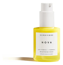 Cargar imagen en el visor de la galería, Herbivore Nova Sérum Iluminador Vitamina C 15% + Cúrcuma | Manchas Oscuras + Tono Uniforme | Vegano | Clean Beauty