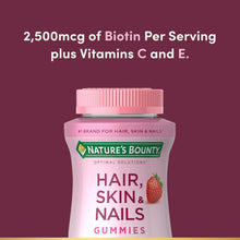 Cargar imagen en el visor de la galería, Nature's Bounty Optimal Solutions | Biotina 2500 mcg | Gomitas Fresa | Cabello, Piel y Uñas
