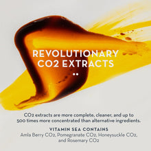 Cargar imagen en el visor de la galería, The Organic Skin Co. Sérum Vitamina C Iluminador | Extractos Supercríticos CO2 + Aceites Orgánicos | Vegano | Antienvejecimiento
