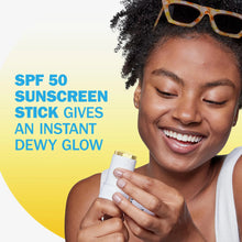 Cargar imagen en el visor de la galería, Olay Glow &amp; Protect Protector Solar Facial Spf 50 Sin

