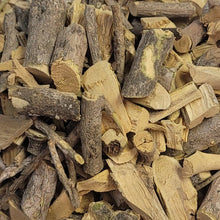 Cargar imagen en el visor de la galería, Naturejam Chaparro Amargo Hierba Bolsa De 8 Onzas 100%
