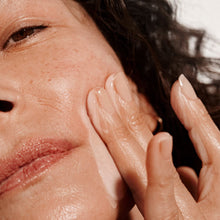 Cargar imagen en el visor de la galería, Versed Auto-save Advanced Restoring Face Serum Microalgas

